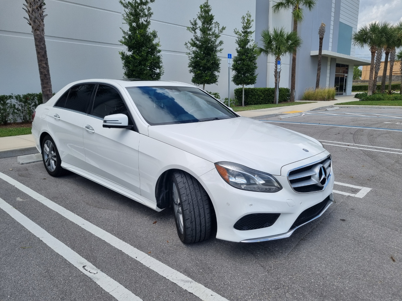 Mercedes-Benz E-Class E250 BlueTEC Sedan 2014