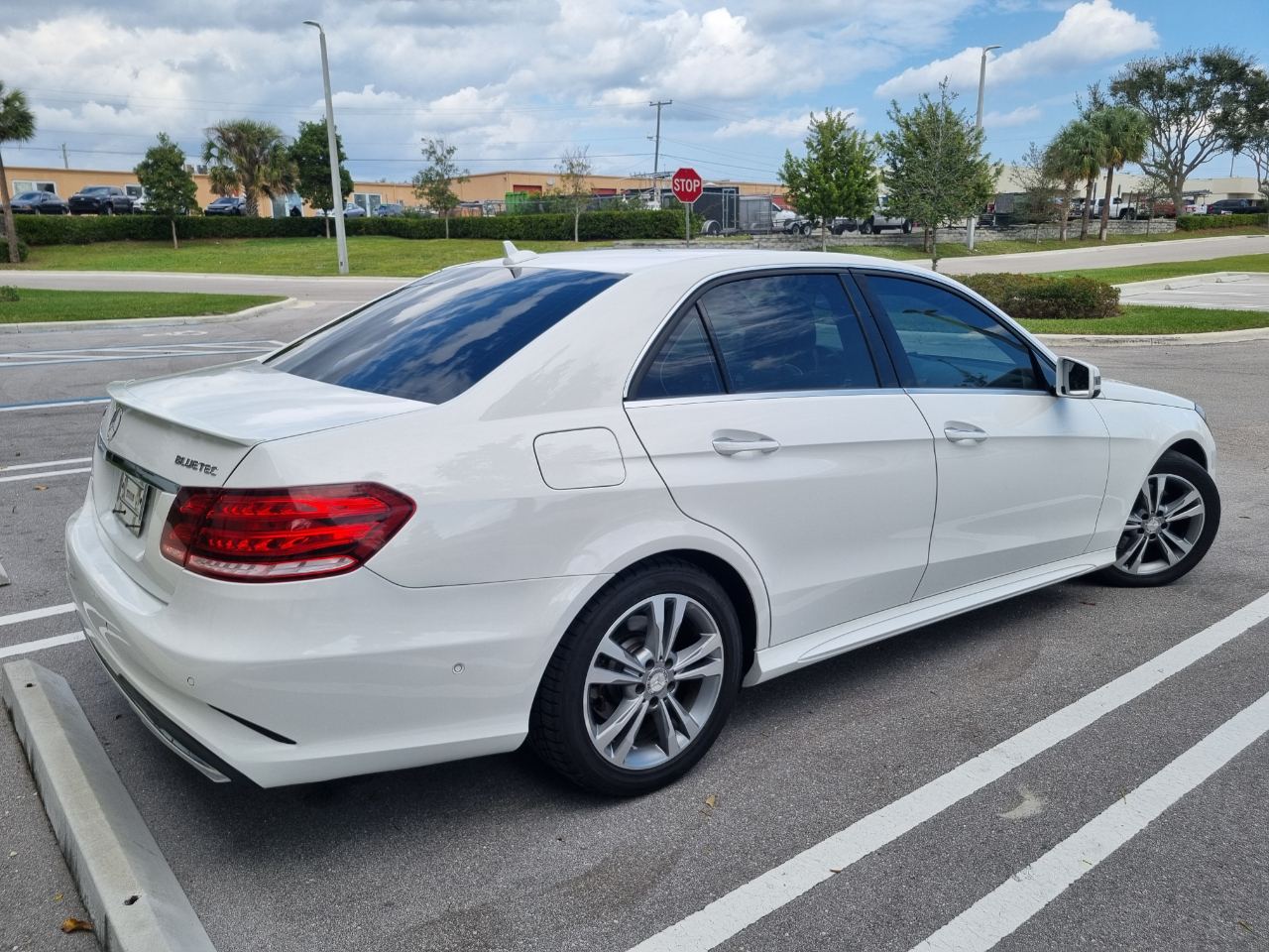 Mercedes-Benz E-Class E250 BlueTEC Sedan 2014