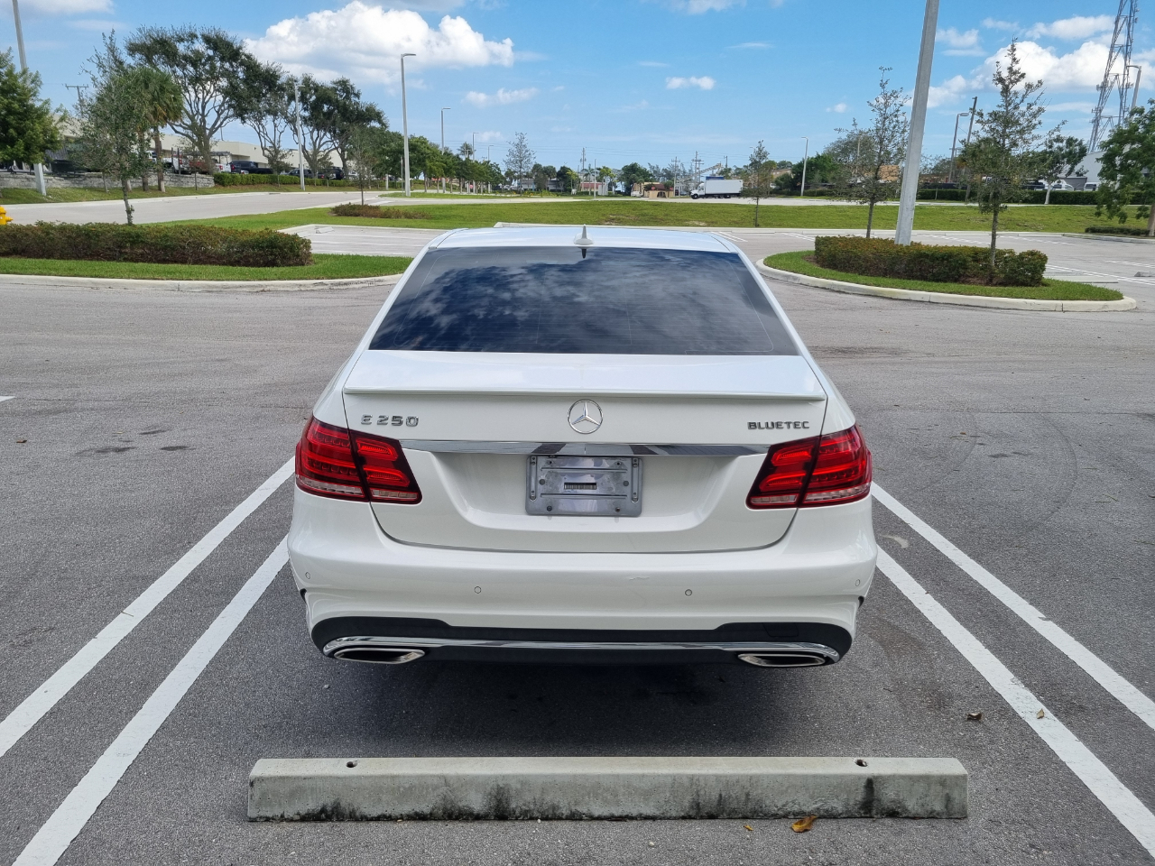 Mercedes-Benz E-Class E250 BlueTEC Sedan 2014