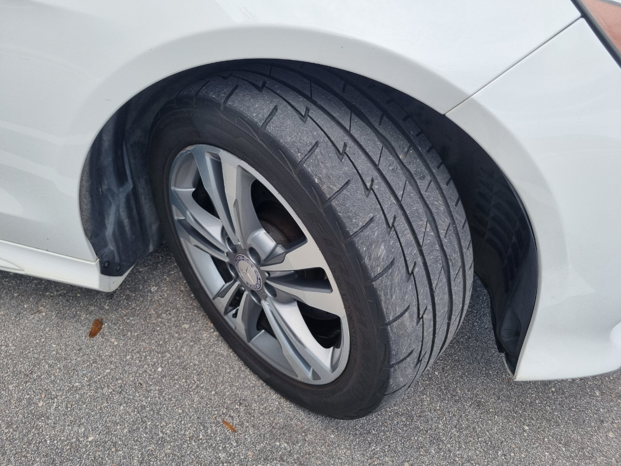 Mercedes-Benz E-Class E250 BlueTEC Sedan 2014