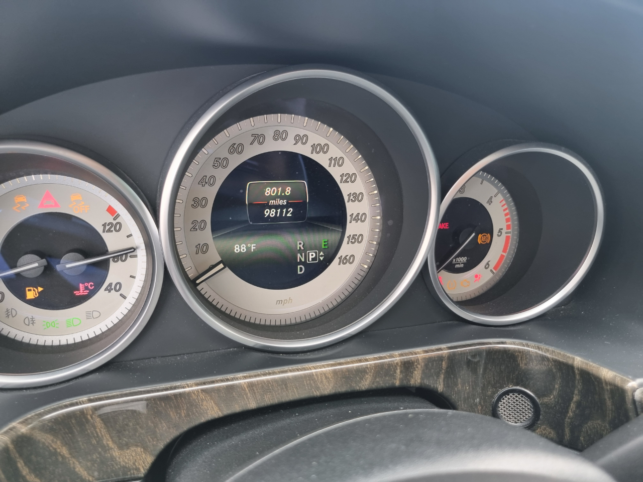 Mercedes-Benz E-Class E250 BlueTEC Sedan 2014