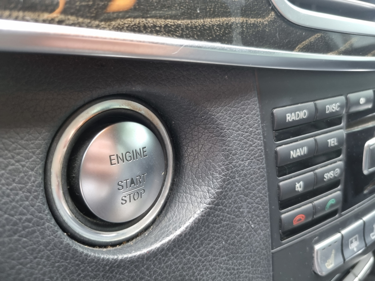 Mercedes-Benz E-Class E250 BlueTEC Sedan 2014