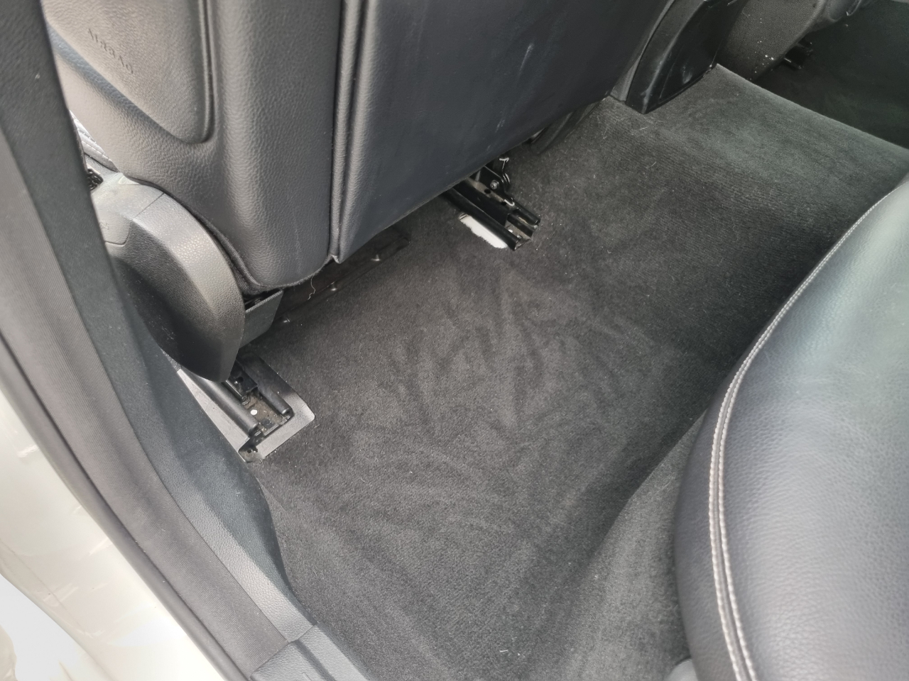 Mercedes-Benz E-Class E250 BlueTEC Sedan 2014