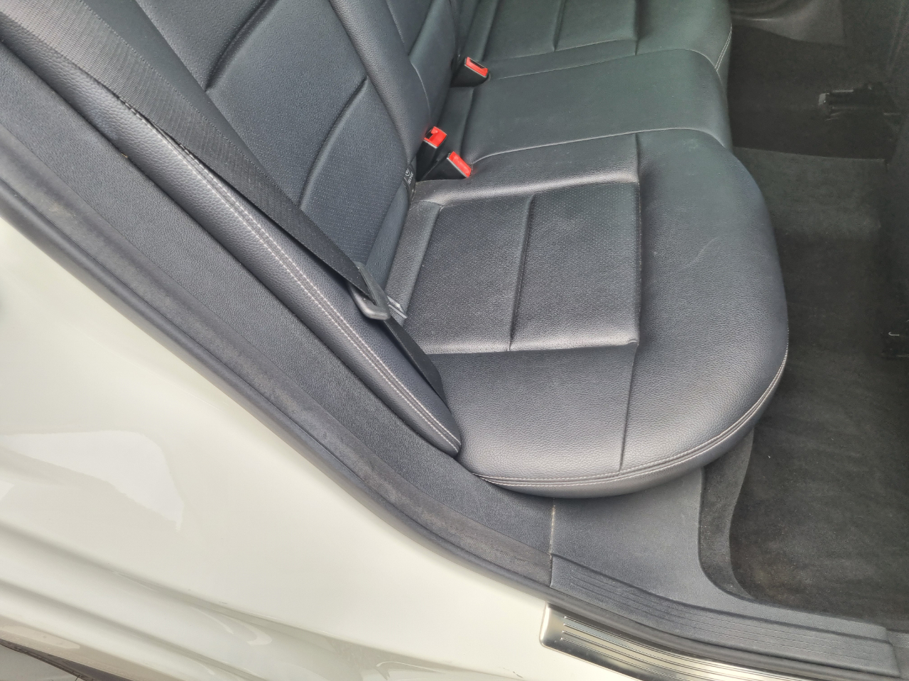 Mercedes-Benz E-Class E250 BlueTEC Sedan 2014