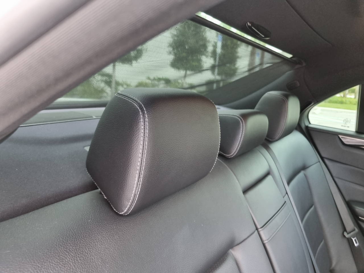 Mercedes-Benz E-Class E250 BlueTEC Sedan 2014