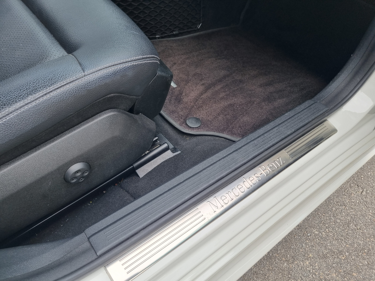 Mercedes-Benz E-Class E250 BlueTEC Sedan 2014