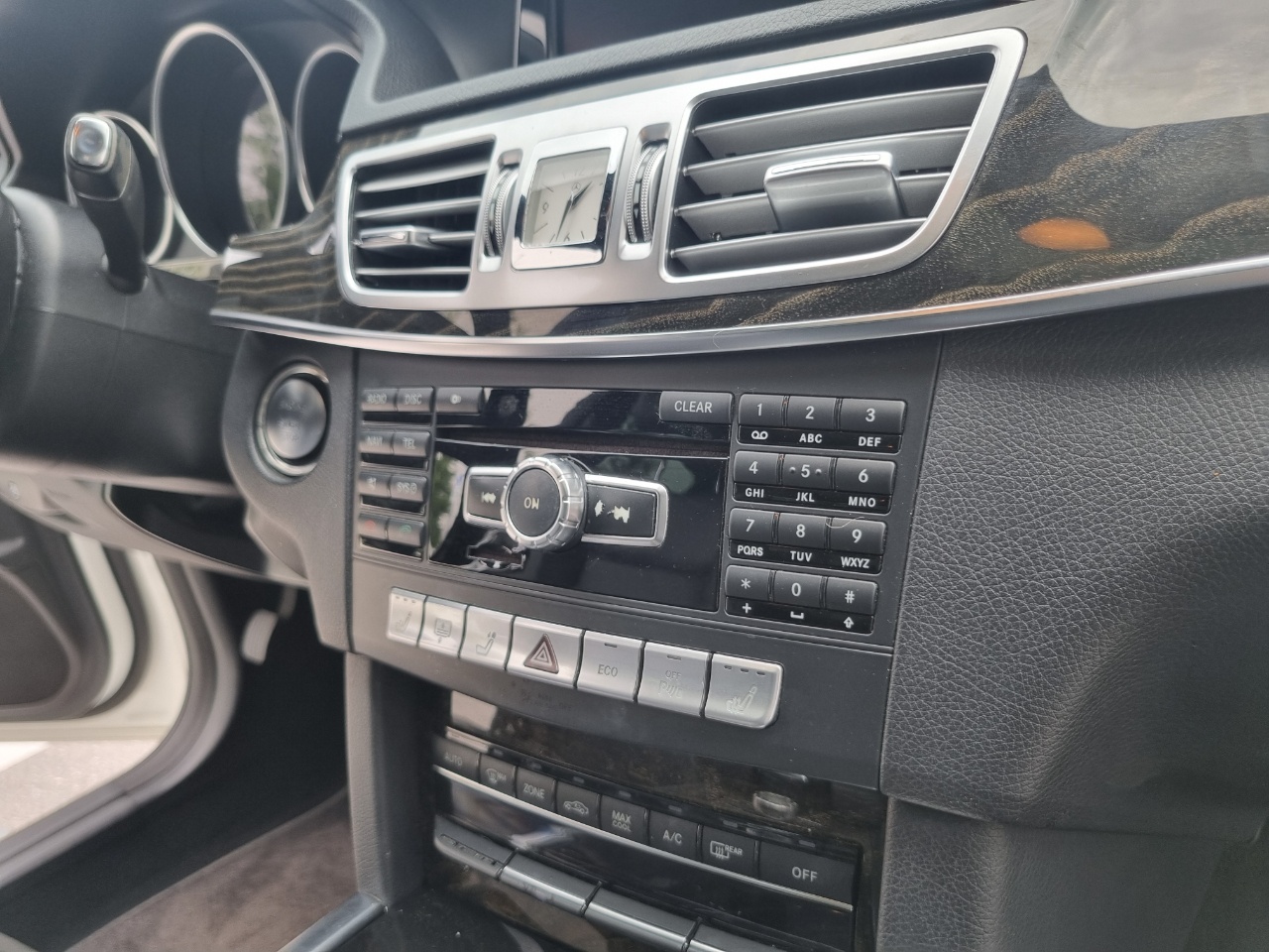 Mercedes-Benz E-Class E250 BlueTEC Sedan 2014