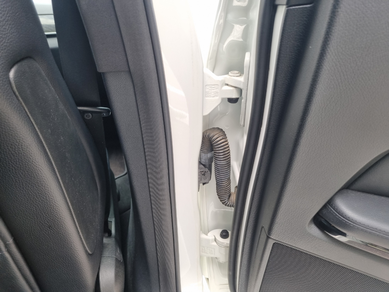 Mercedes-Benz E-Class E250 BlueTEC Sedan 2014