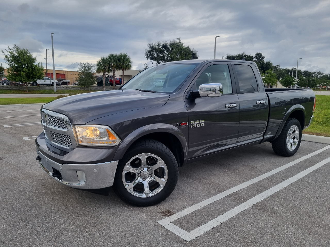 RAM 1500 Laramie Quad Cab 4WD 2016