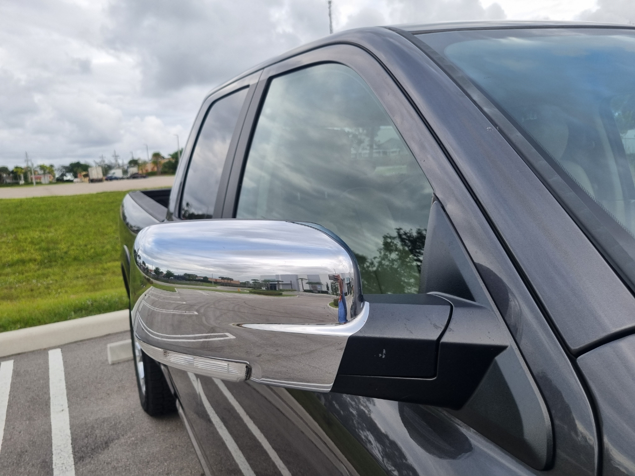 RAM 1500 Laramie Quad Cab 4WD 2016