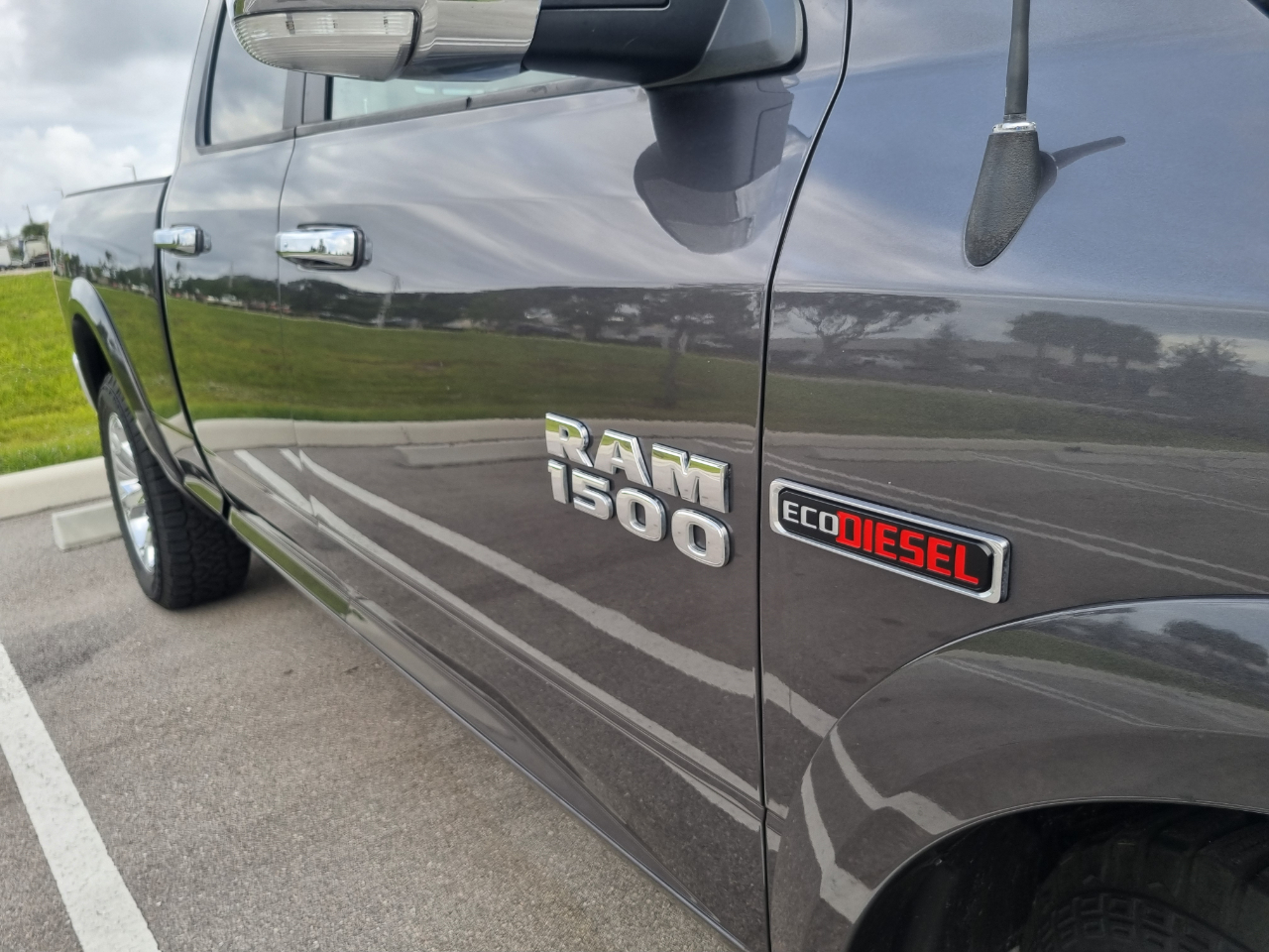 RAM 1500 Laramie Quad Cab 4WD 2016