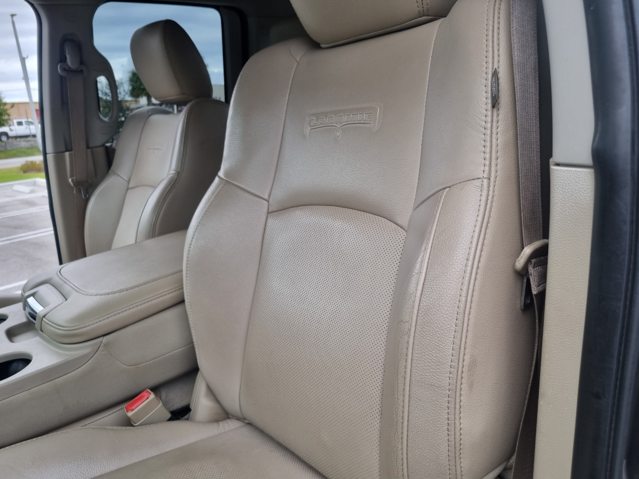 RAM 1500 Laramie Quad Cab 4WD 2016