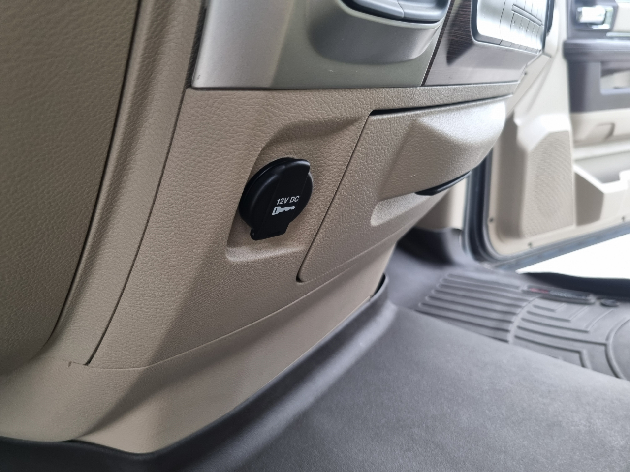 RAM 1500 Laramie Quad Cab 4WD 2016