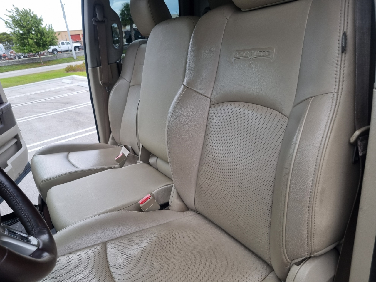 RAM 1500 Laramie Quad Cab 4WD 2016