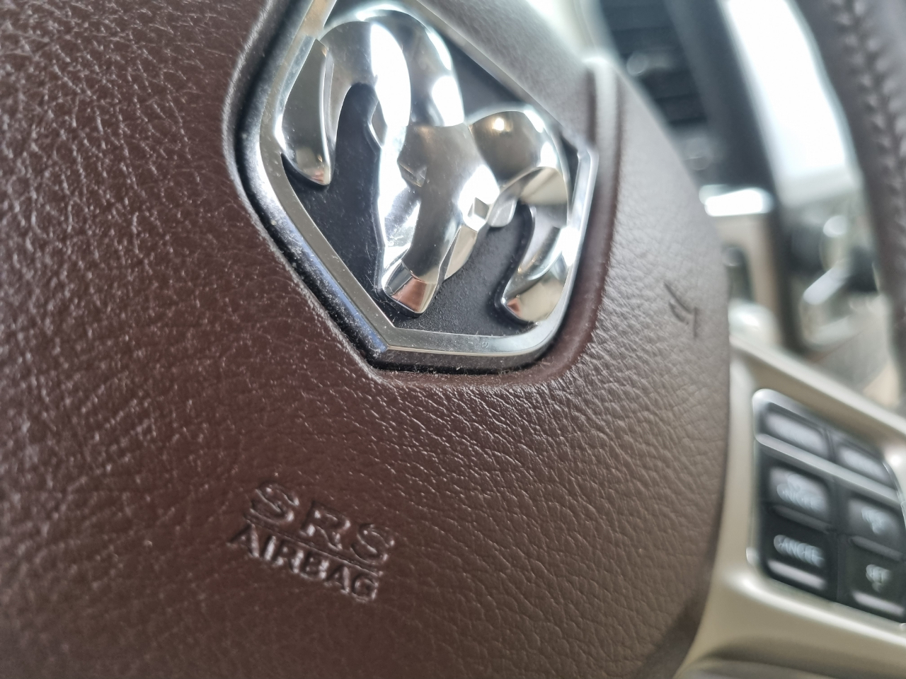 RAM 1500 Laramie Quad Cab 4WD 2016