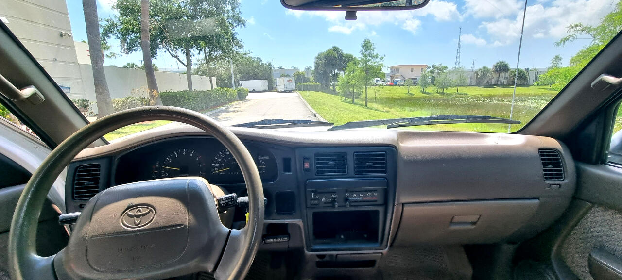 Toyota Tacoma Regular Cab 4WD 1995