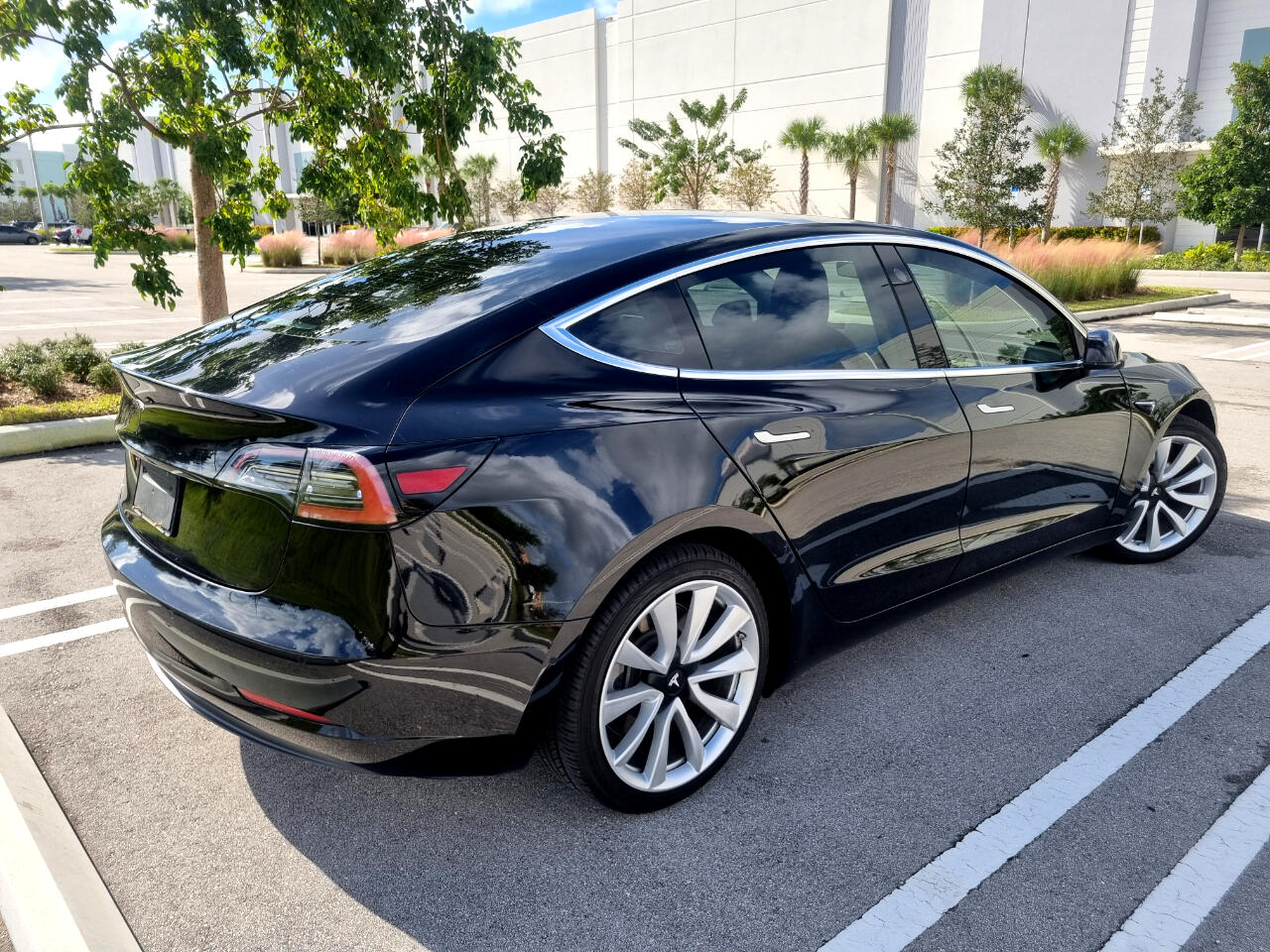 Tesla Model 3 Mid Range 2019