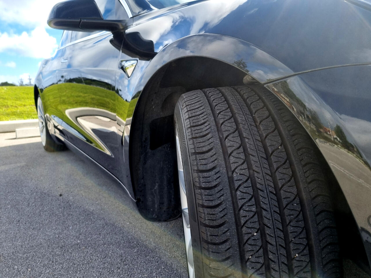 Tesla Model 3 Mid Range 2019