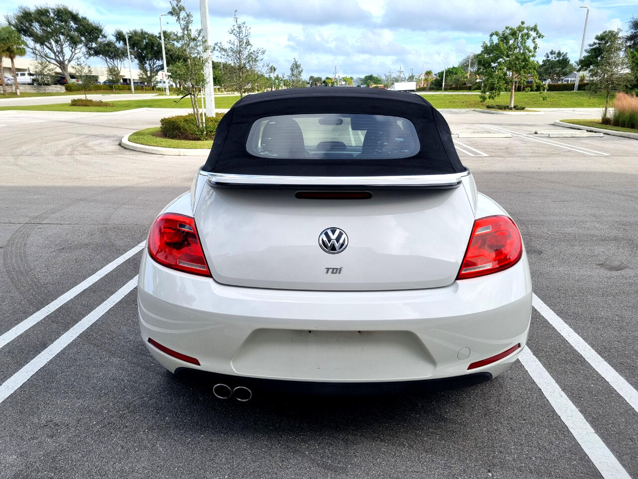 Volkswagen Beetle 2.0T Turbo Convertible 2013