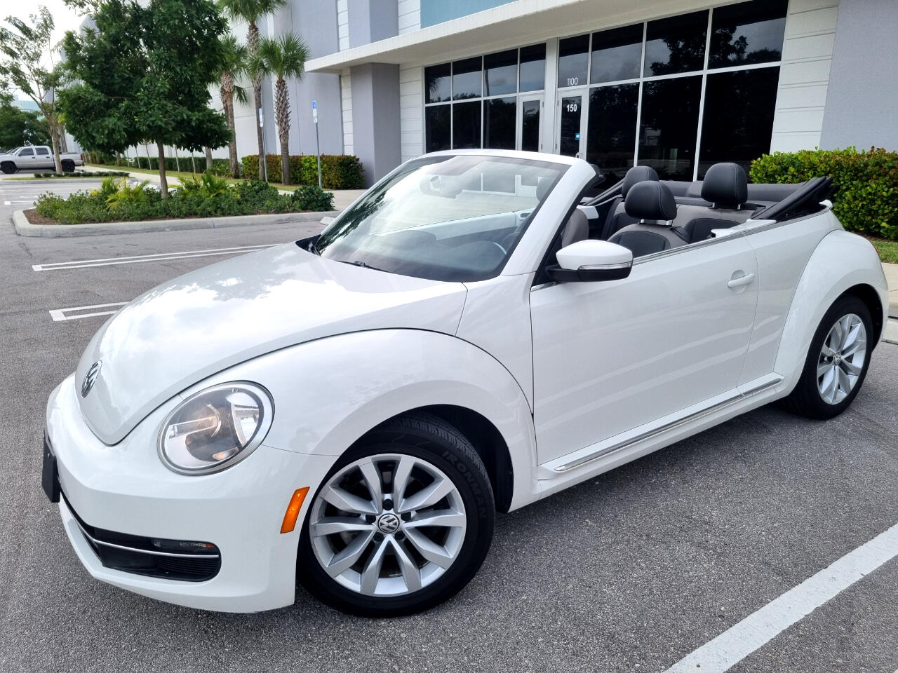 Volkswagen Beetle 2.0T Turbo Convertible 2013