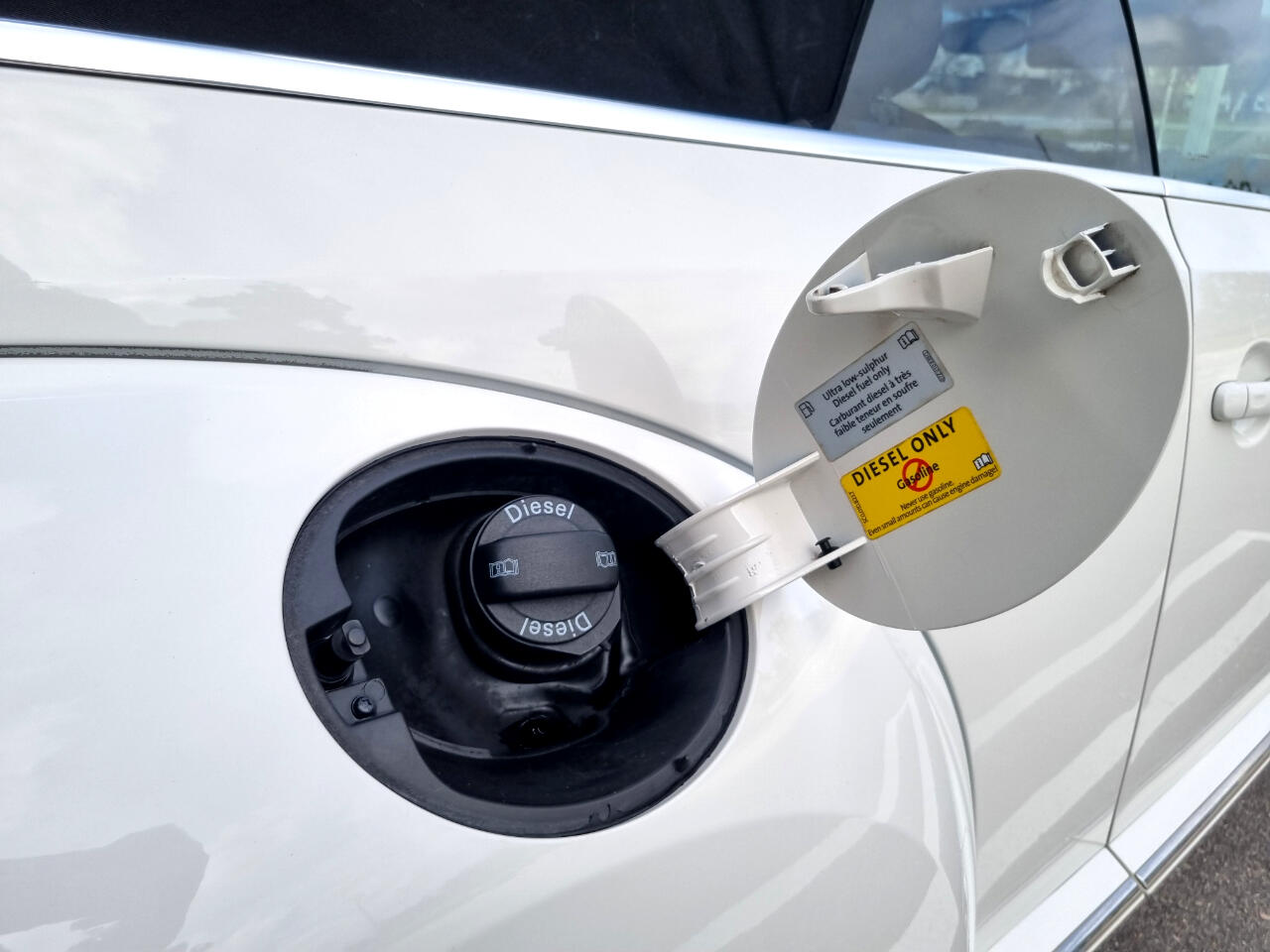 Volkswagen Beetle 2.0T Turbo Convertible 2013