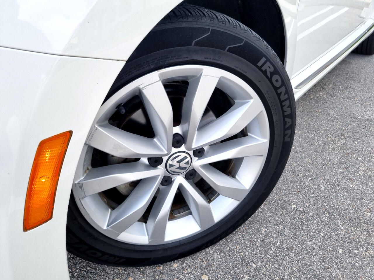 Volkswagen Beetle 2.0T Turbo Convertible 2013