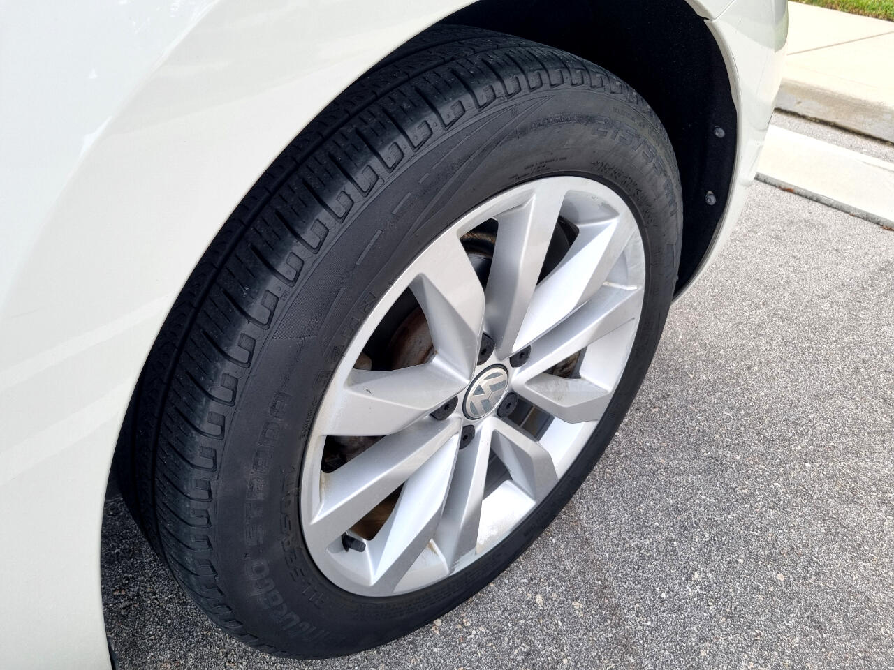 Volkswagen Beetle 2.0T Turbo Convertible 2013