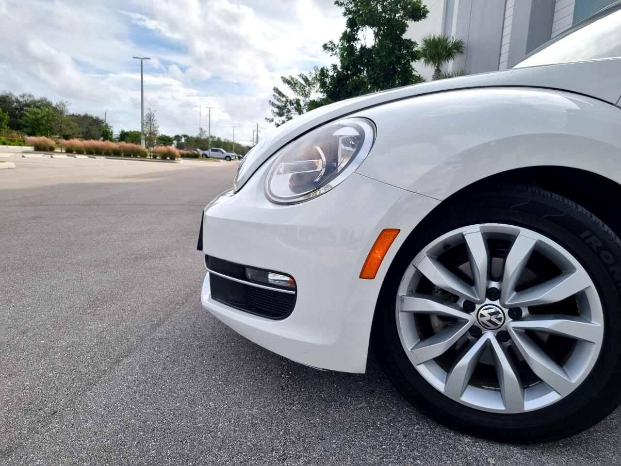 Volkswagen Beetle 2.0T Turbo Convertible 2013