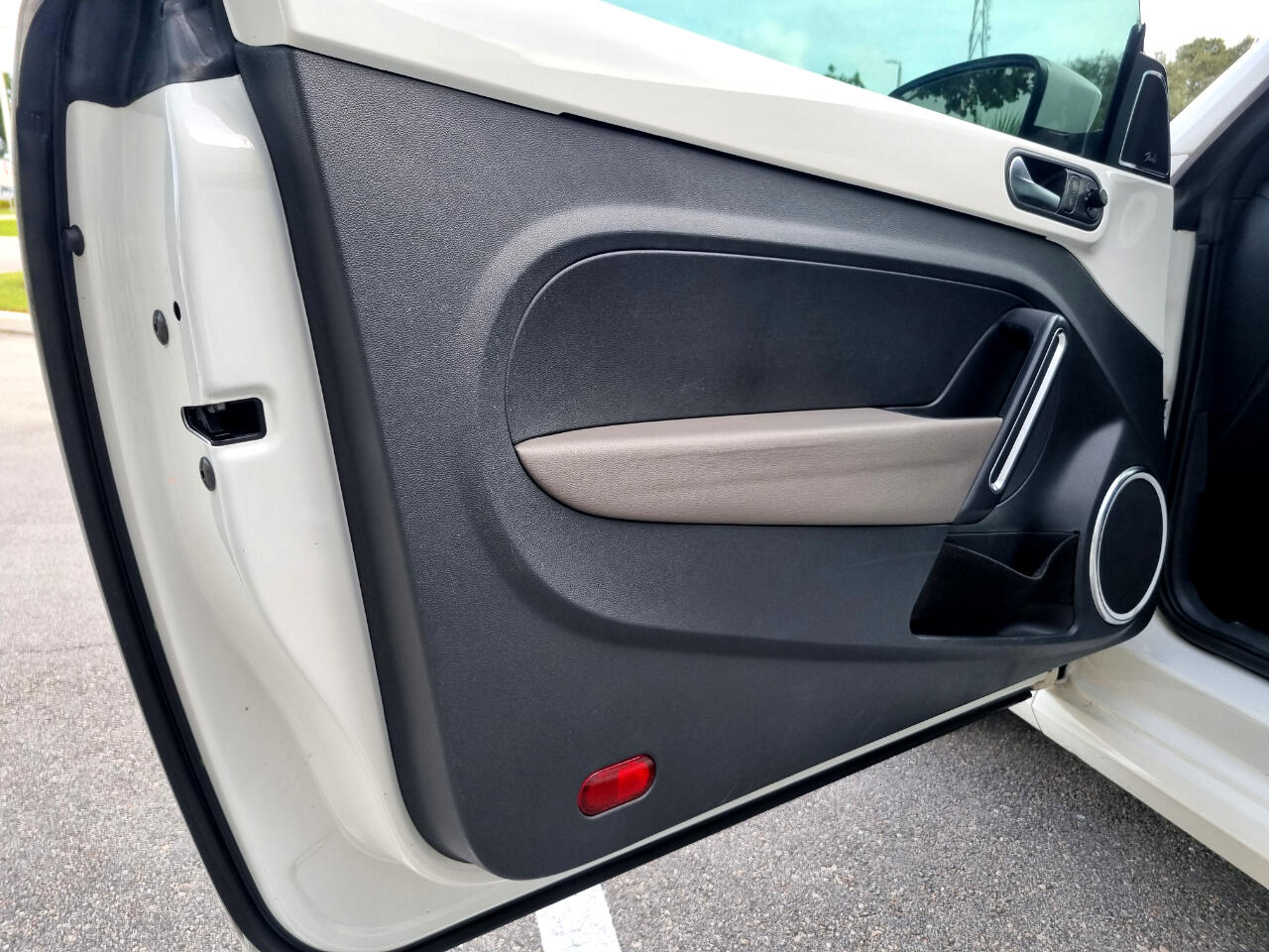 Volkswagen Beetle 2.0T Turbo Convertible 2013