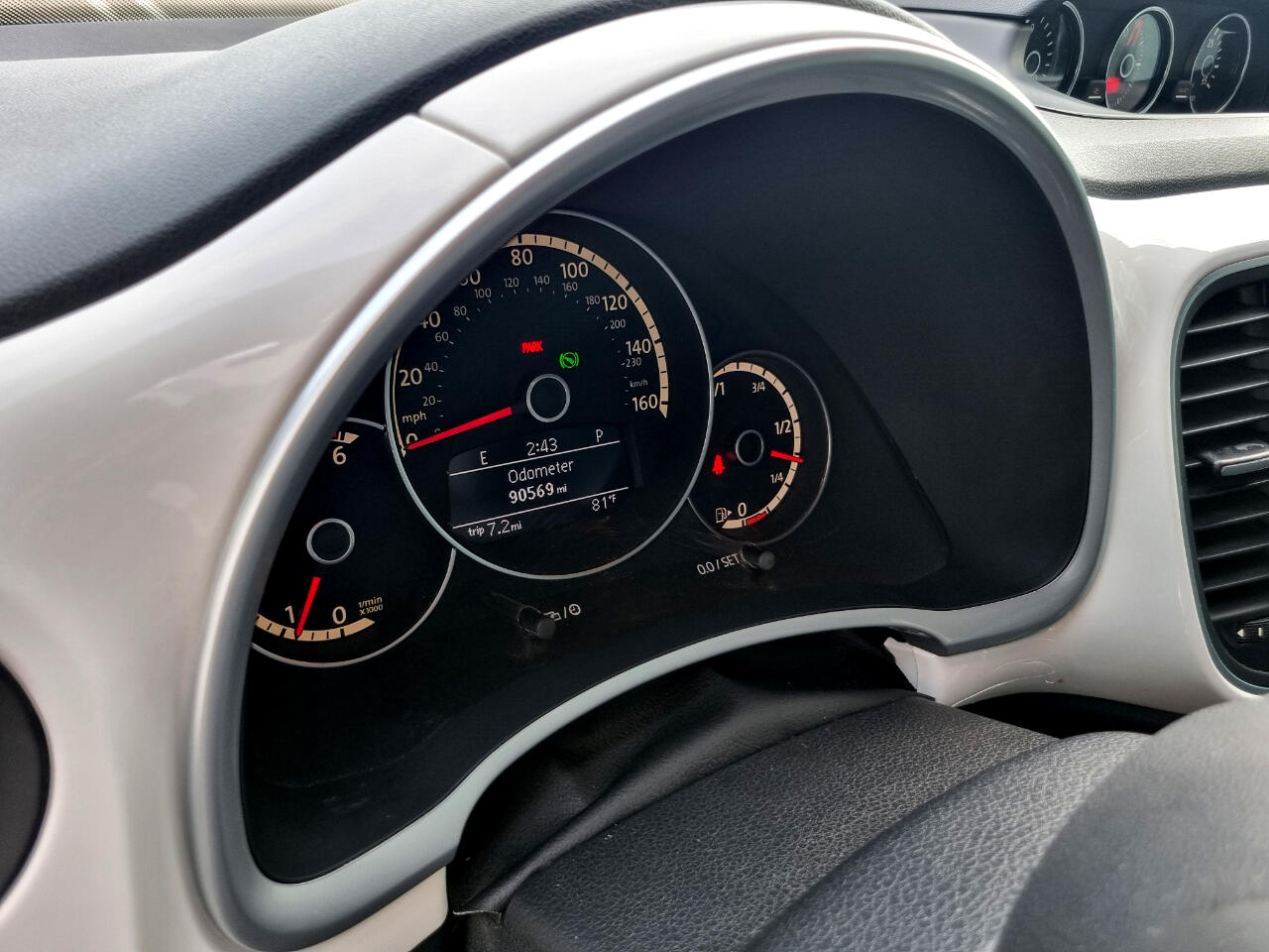 Volkswagen Beetle 2.0T Turbo Convertible 2013