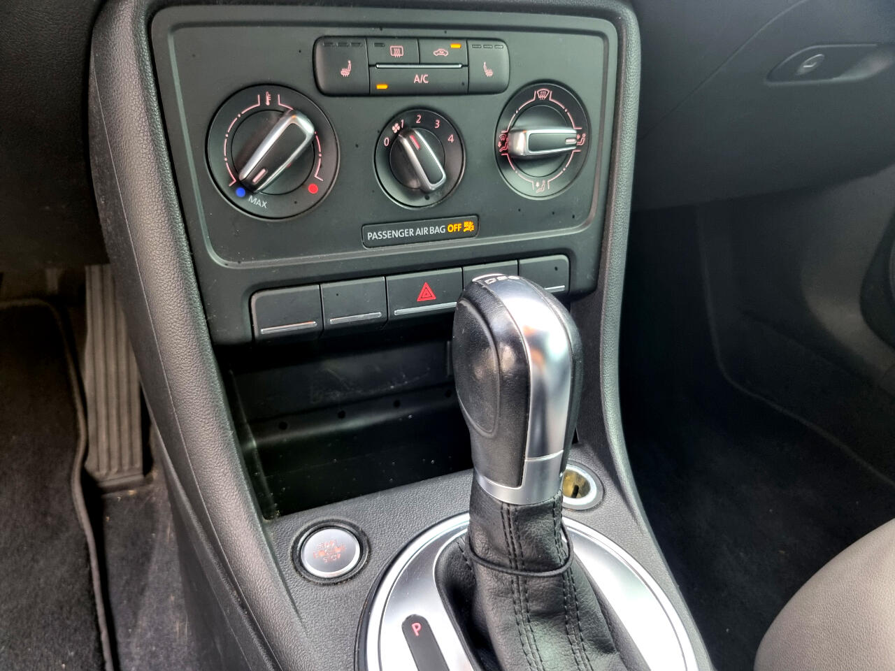 Volkswagen Beetle 2.0T Turbo Convertible 2013