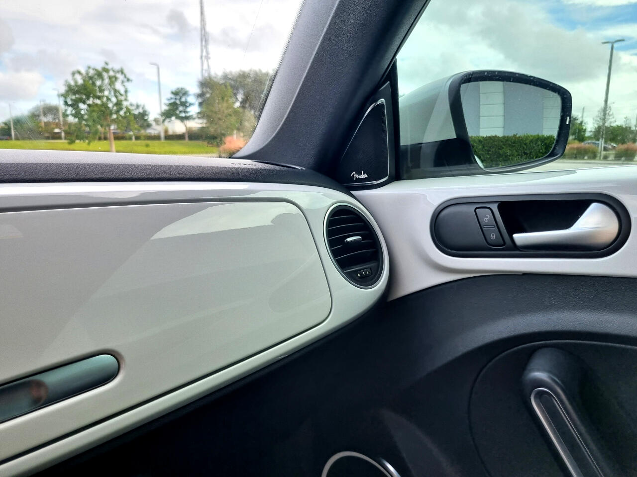 Volkswagen Beetle 2.0T Turbo Convertible 2013