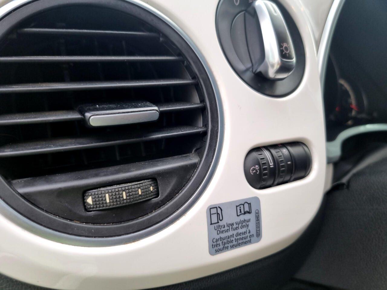 Volkswagen Beetle 2.0T Turbo Convertible 2013