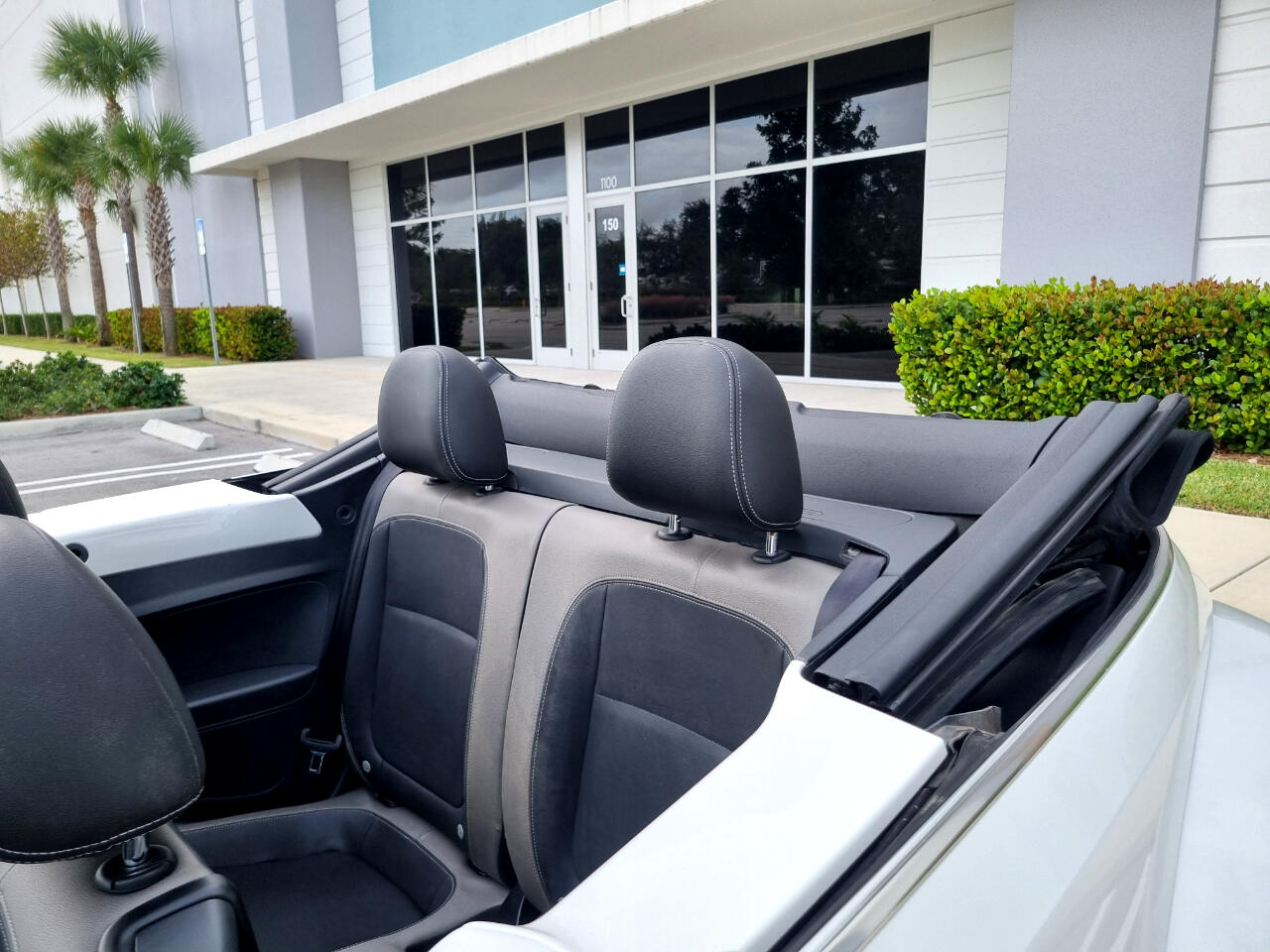 Volkswagen Beetle 2.0T Turbo Convertible 2013