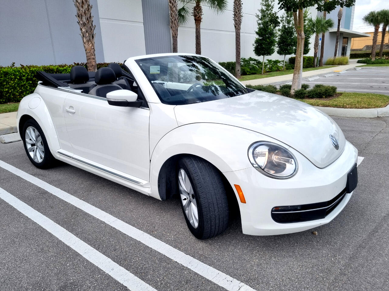 Volkswagen Beetle 2.0T Turbo Convertible 2013