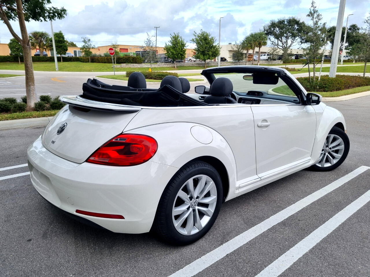 Volkswagen Beetle 2.0T Turbo Convertible 2013