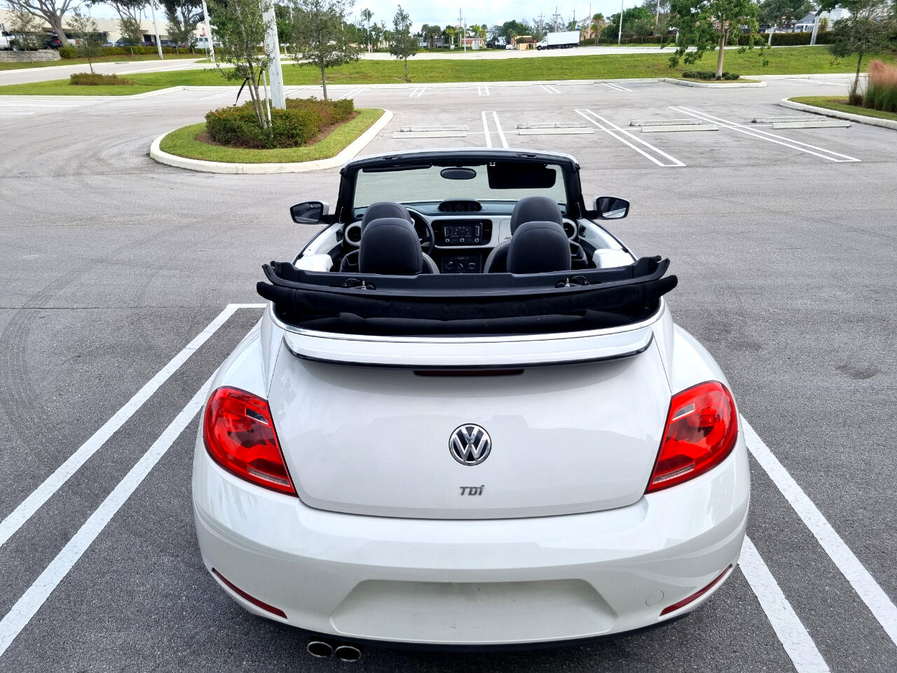 Volkswagen Beetle 2.0T Turbo Convertible 2013