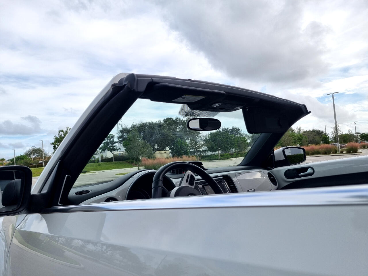 Volkswagen Beetle 2.0T Turbo Convertible 2013