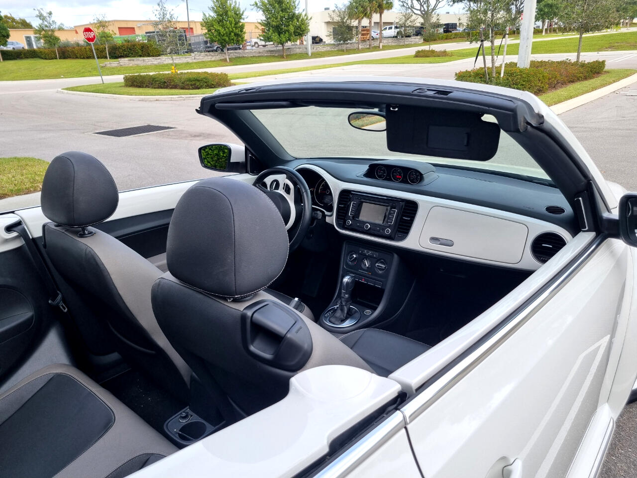 Volkswagen Beetle 2.0T Turbo Convertible 2013