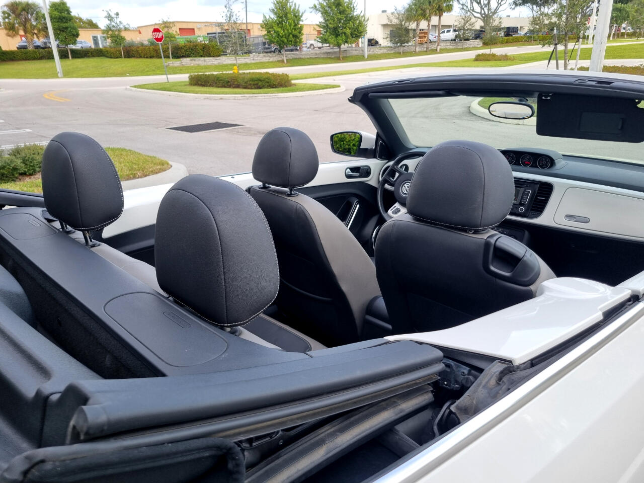 Volkswagen Beetle 2.0T Turbo Convertible 2013