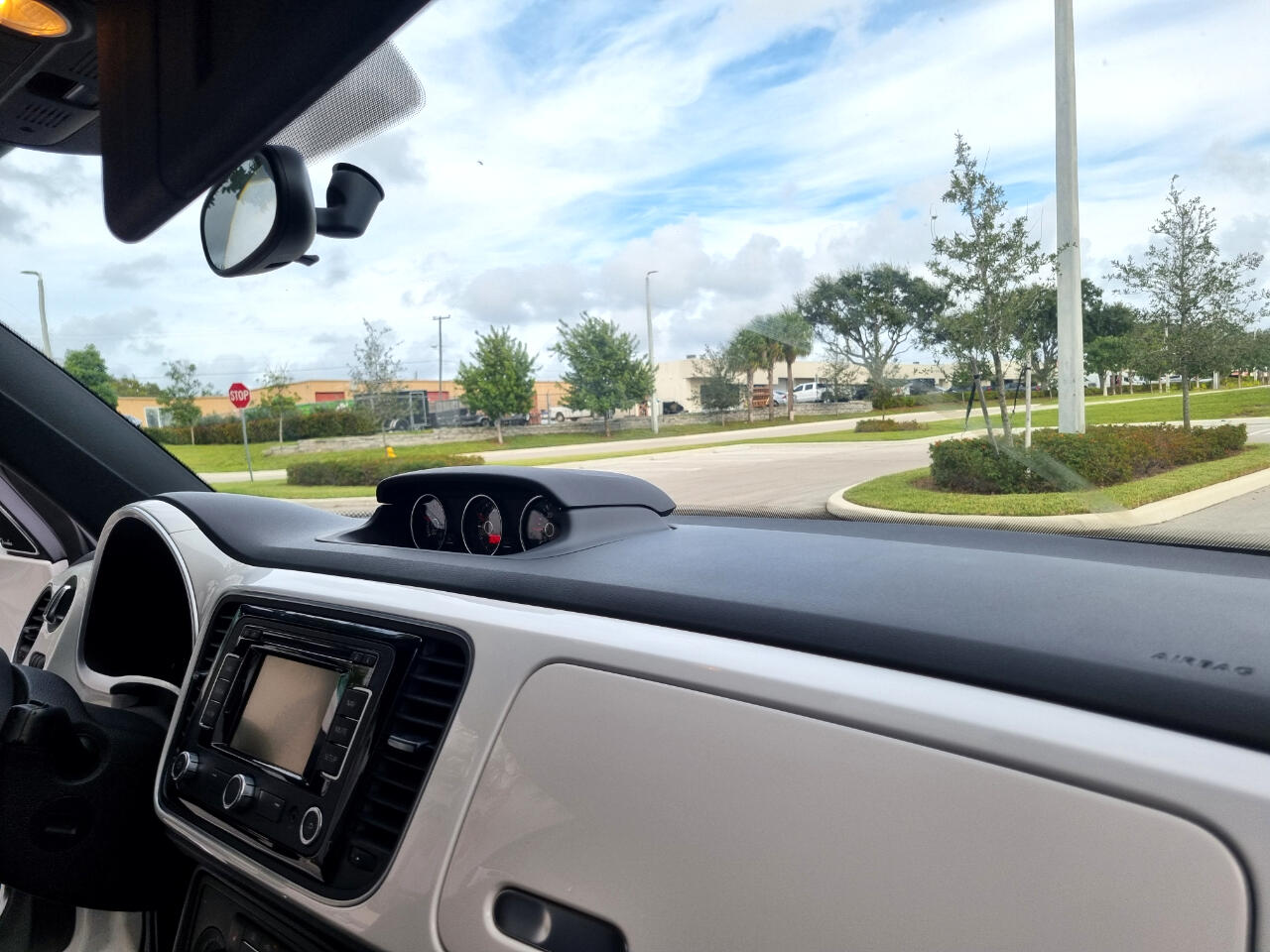 Volkswagen Beetle 2.0T Turbo Convertible 2013