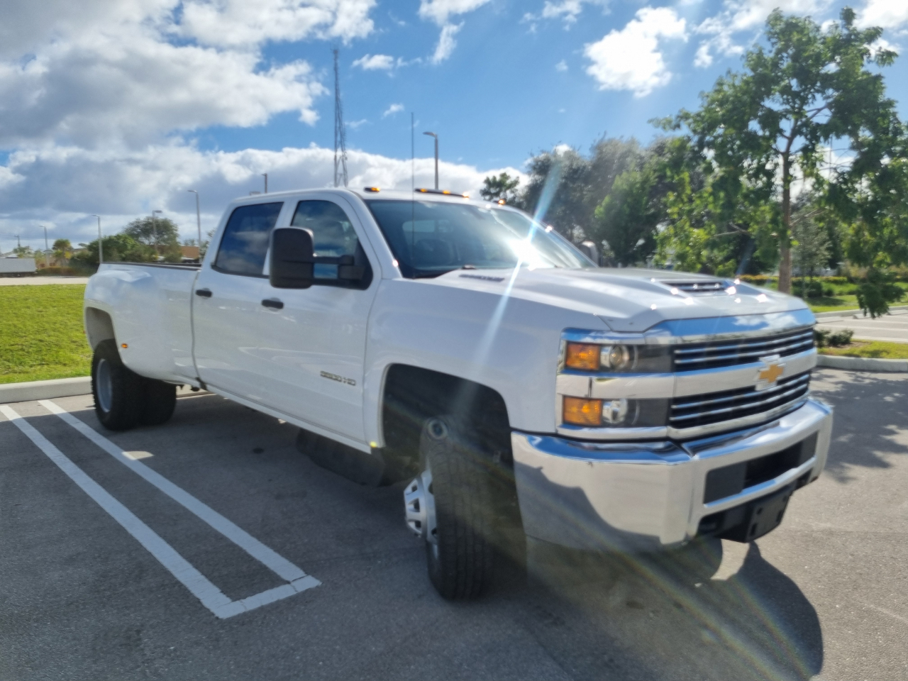 Chevrolet Silverado 3500HD Work Truck Crew Cab 2WD 2017