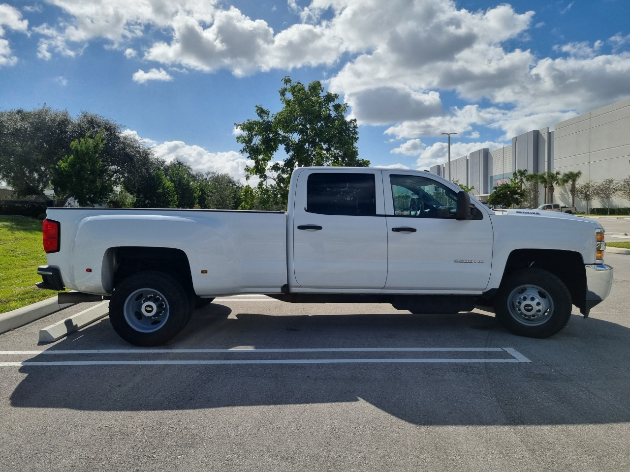 Chevrolet Silverado 3500HD Work Truck Crew Cab 2WD 2017