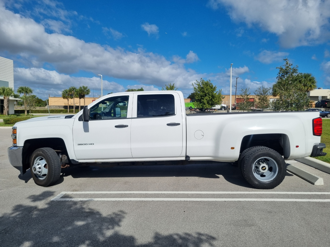 Chevrolet Silverado 3500HD Work Truck Crew Cab 2WD 2017