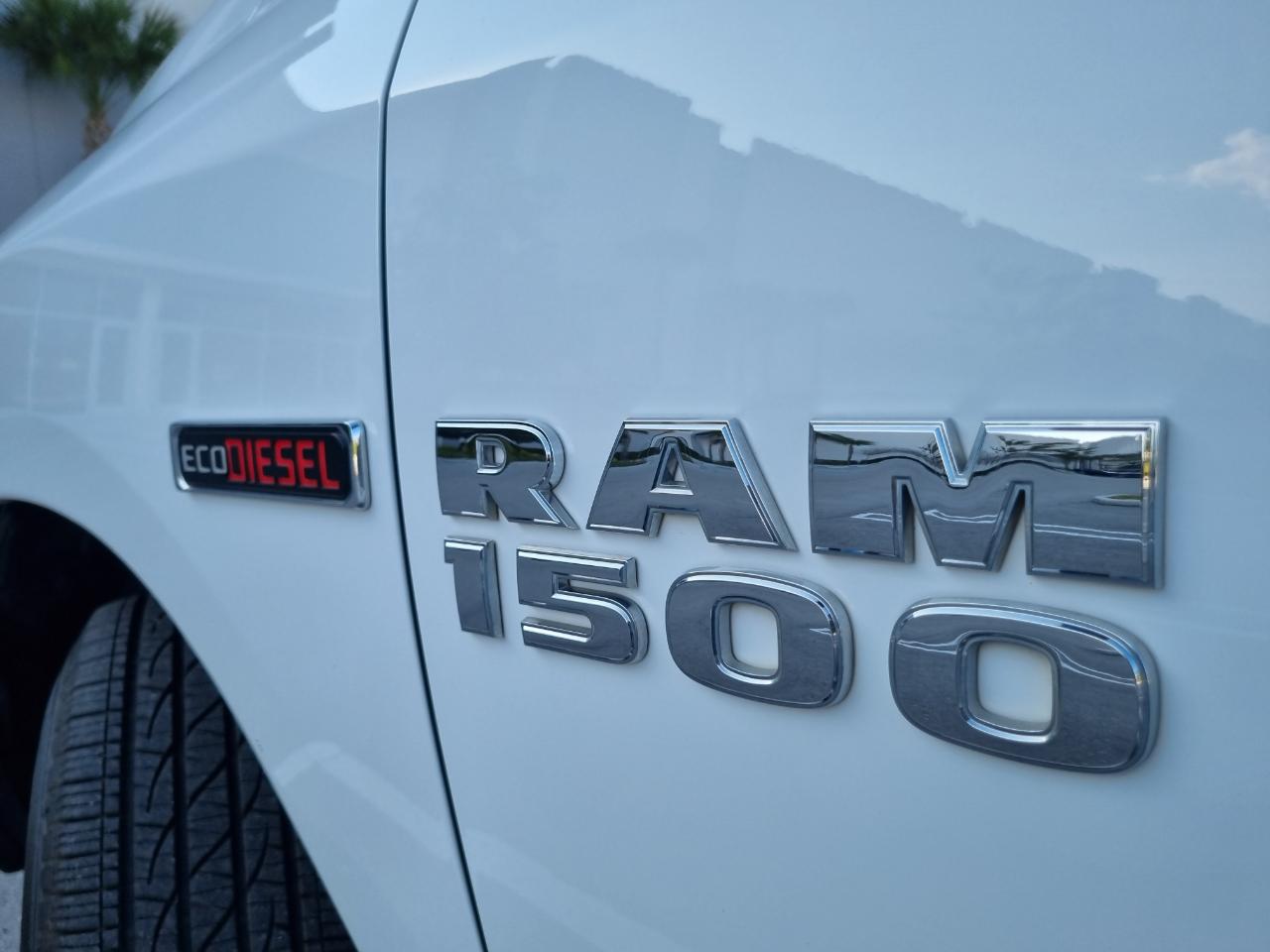 RAM 1500 Tradesman Crew Cab SWB 4WD 2016