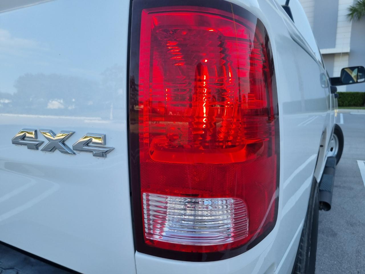 RAM 1500 Tradesman Crew Cab SWB 4WD 2016