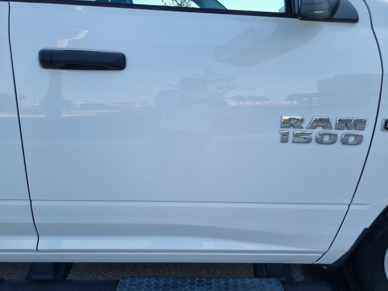 RAM 1500 Tradesman Crew Cab SWB 4WD 2016