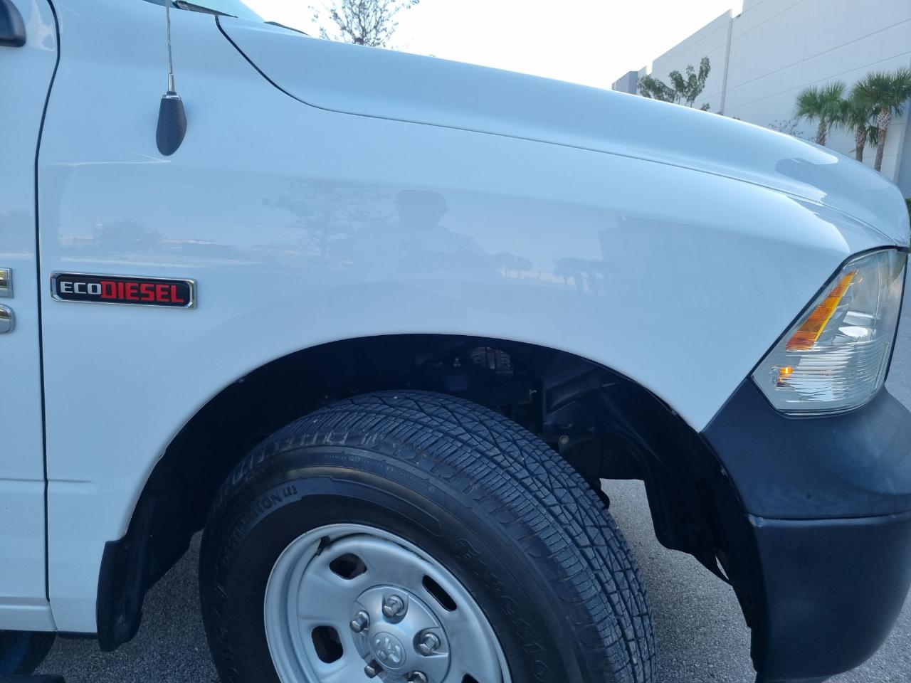 RAM 1500 Tradesman Crew Cab SWB 4WD 2016