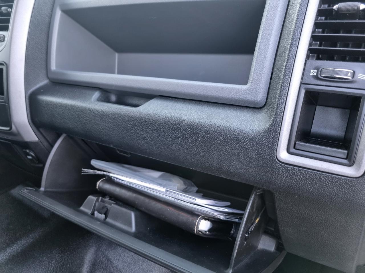 RAM 1500 Tradesman Crew Cab SWB 4WD 2016