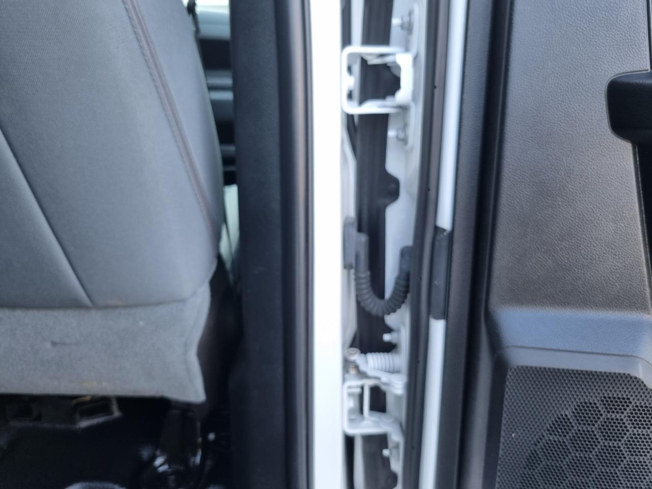 RAM 1500 Tradesman Crew Cab SWB 4WD 2016